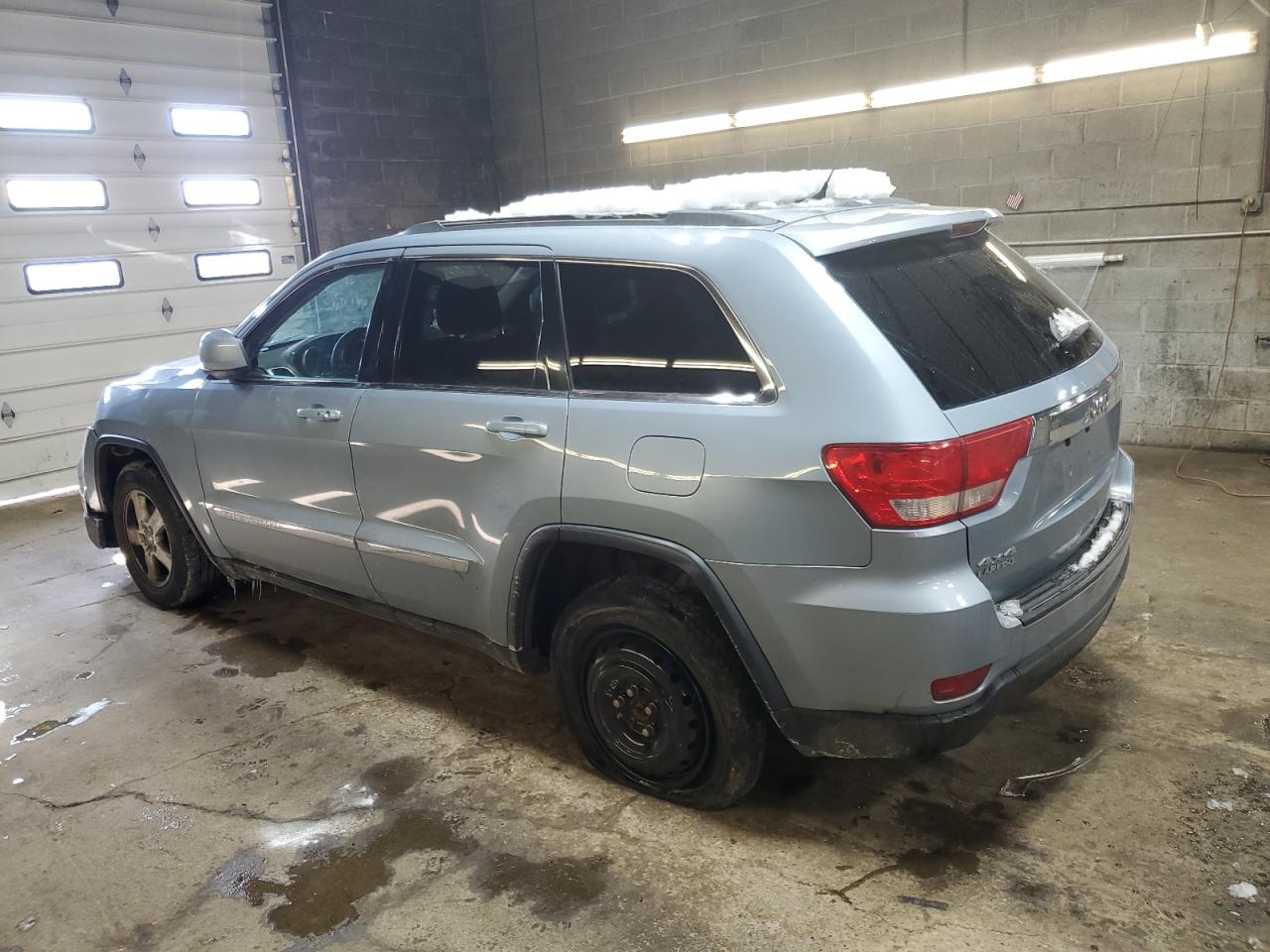 2012 Jeep Grand Cherokee - Image 2