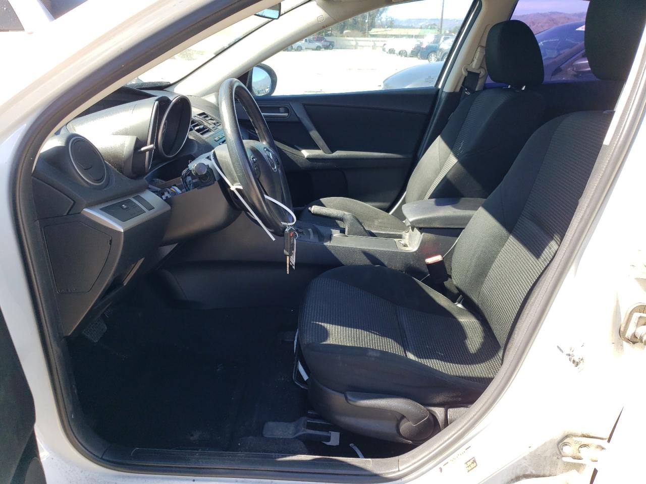 2013 Mazda 3 - Image 7
