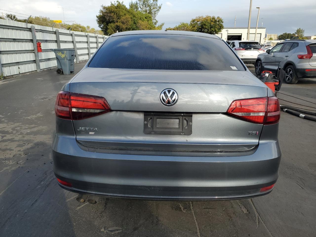 2018 Volkswagen Jetta - Image 6