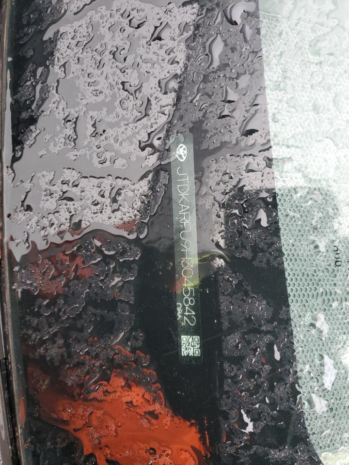 2017 Toyota Prius - Image 12