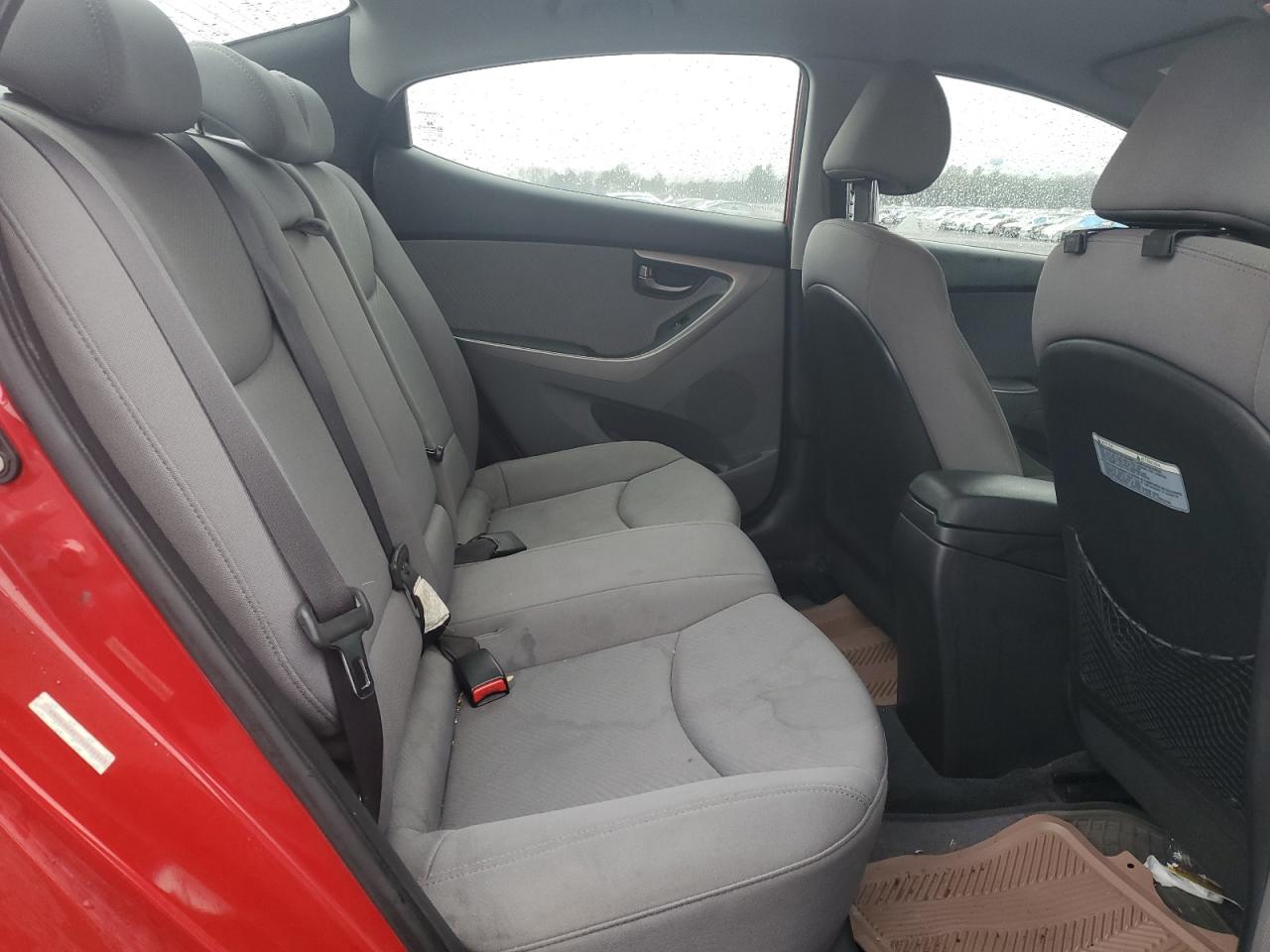 2013 Hyundai Elantra - Image 10