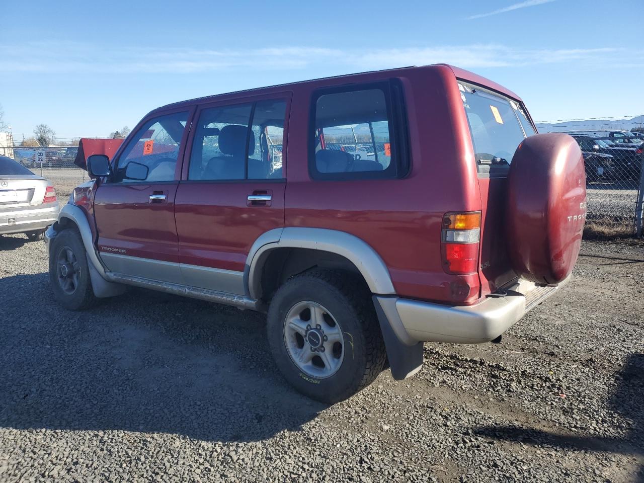 1999 Isuzu Trooper - Image 2