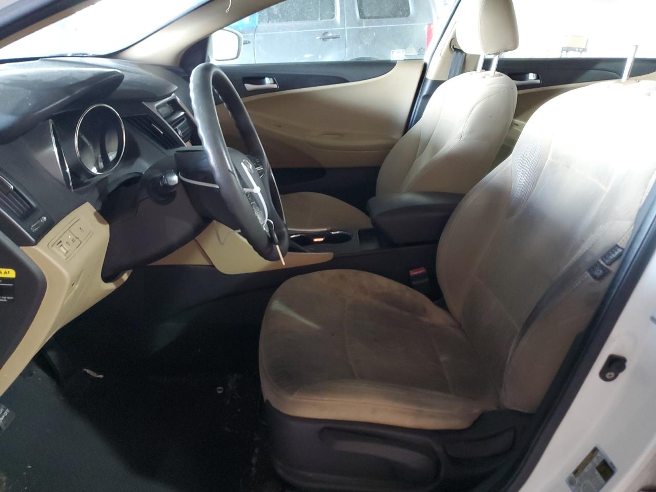 2012 Hyundai Sonata - Image 7