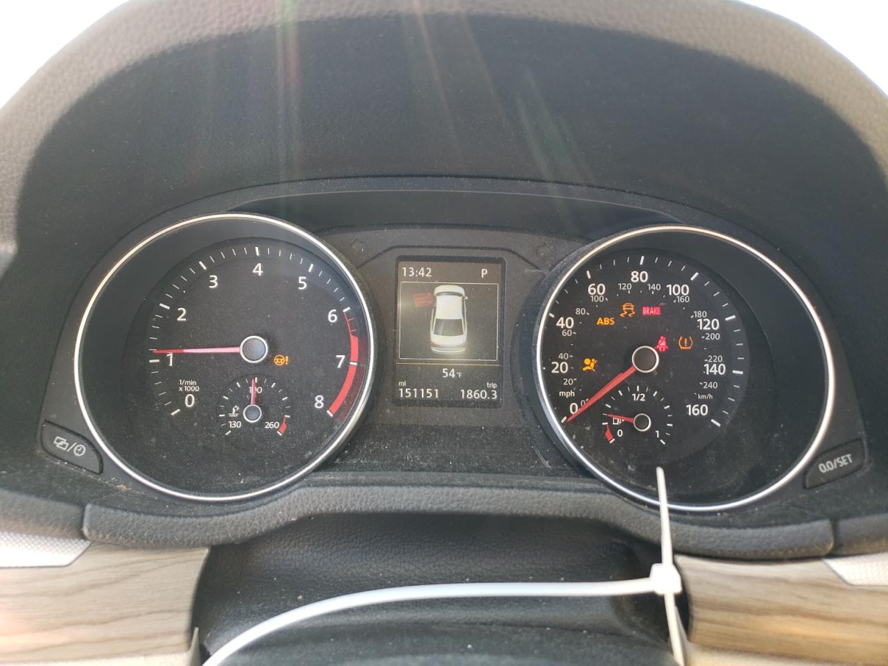 2018 Volkswagen Passat - Image 9