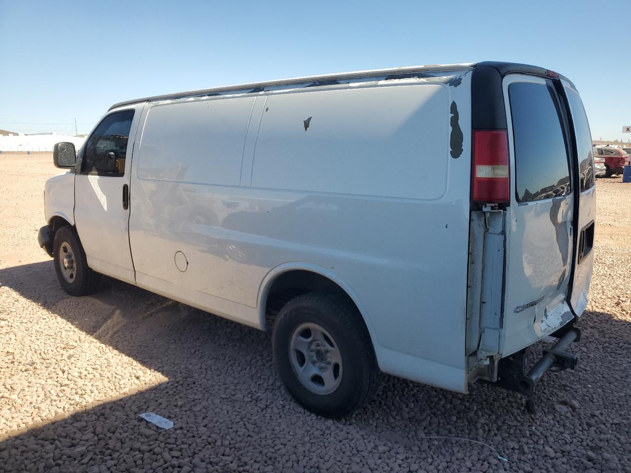 2005 Chevrolet Express - Image 2