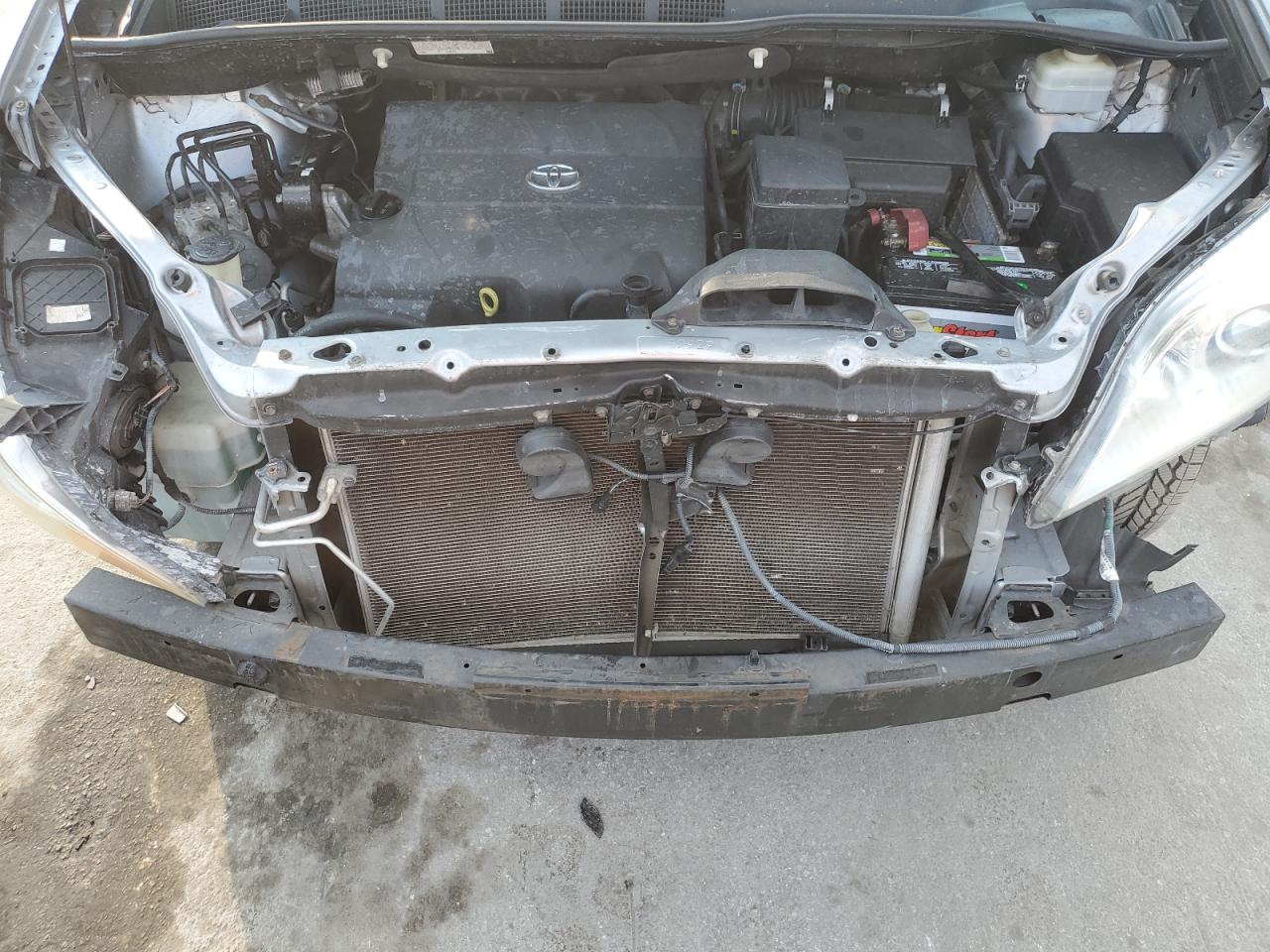 2014 Toyota Sienna - Image 12