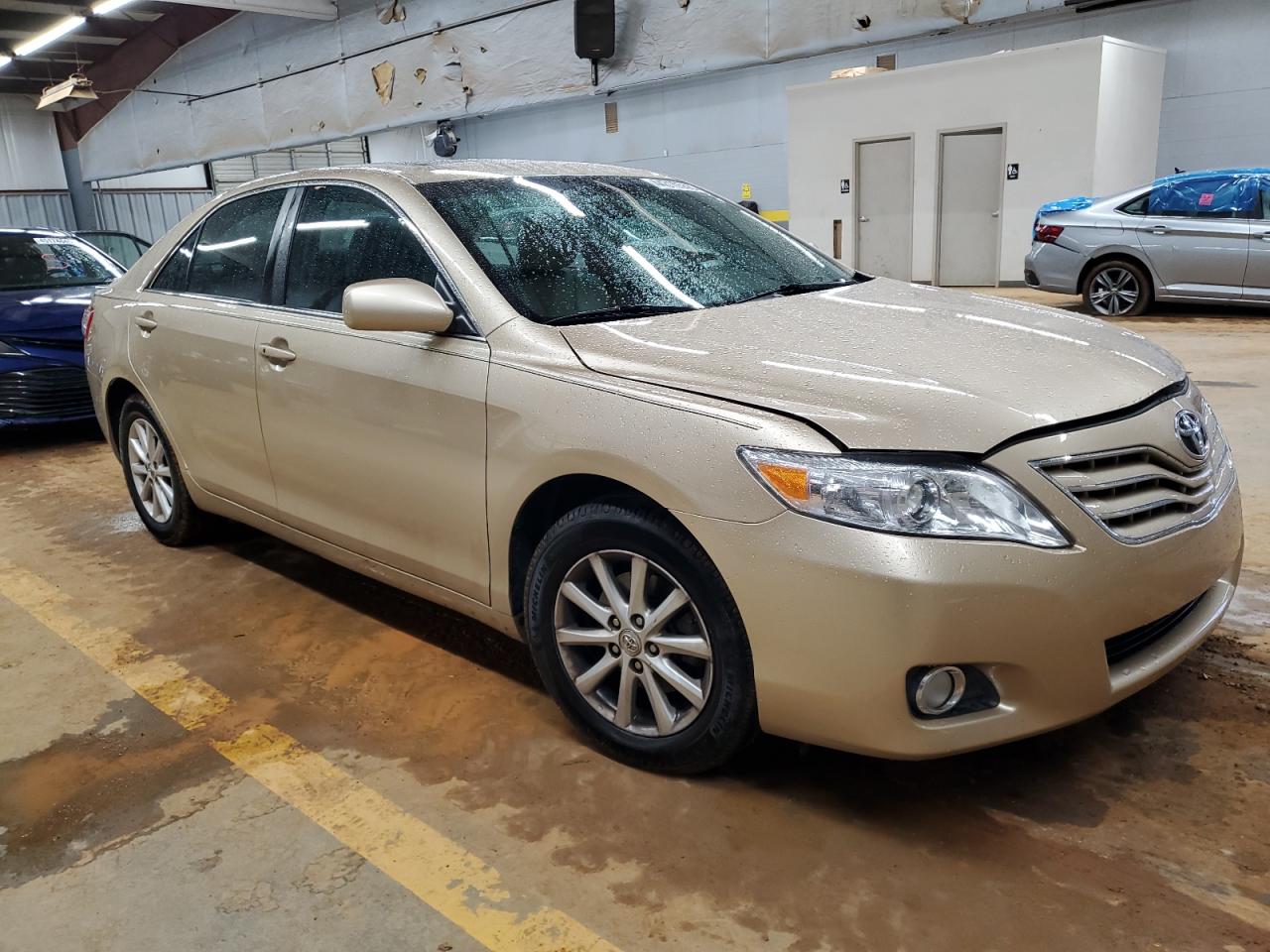 2011 Toyota Camry - Image 4