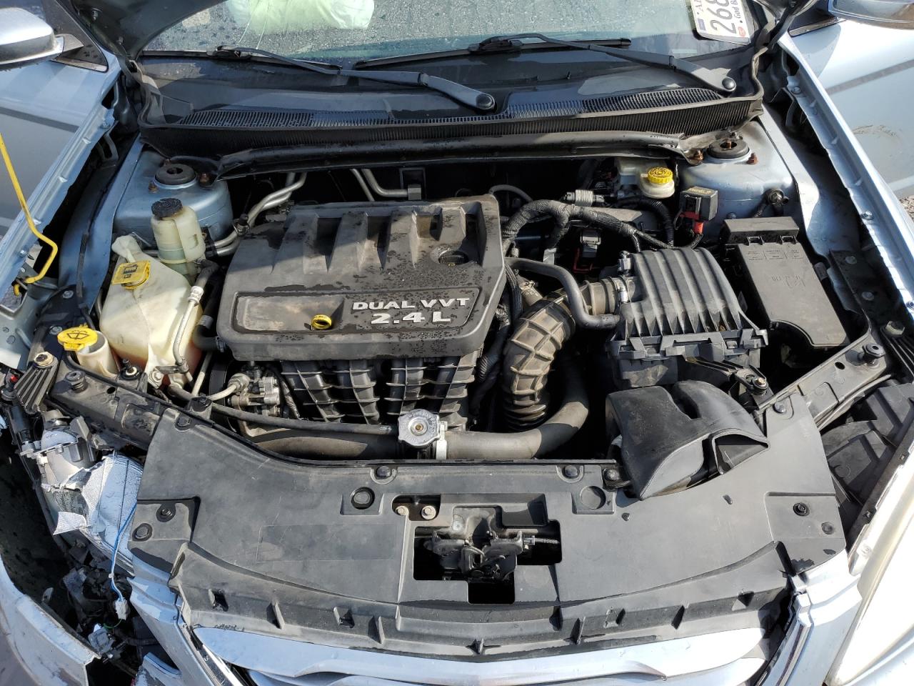 2012 Chrysler 200 - Image 11