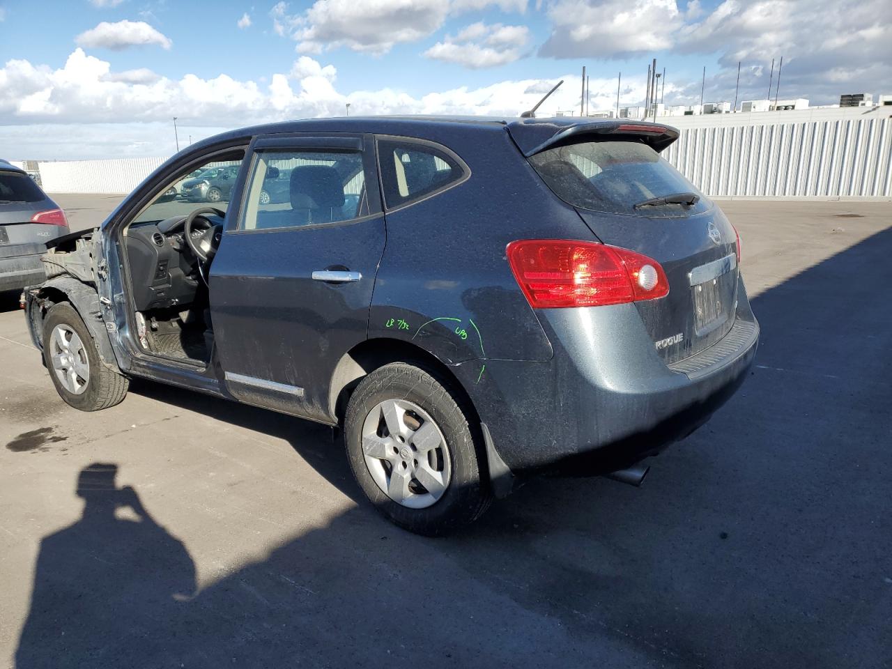 2012 Nissan Rogue - Image 2