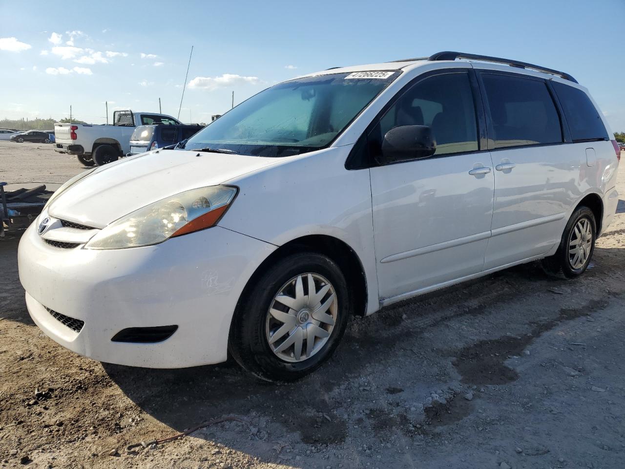 2008 Toyota Sienna - Image 1