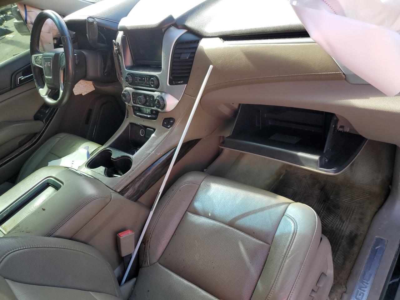 2015 GMC Yukon - Image 8