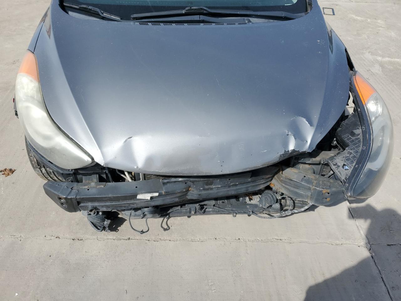2012 Hyundai Elantra - Image 11