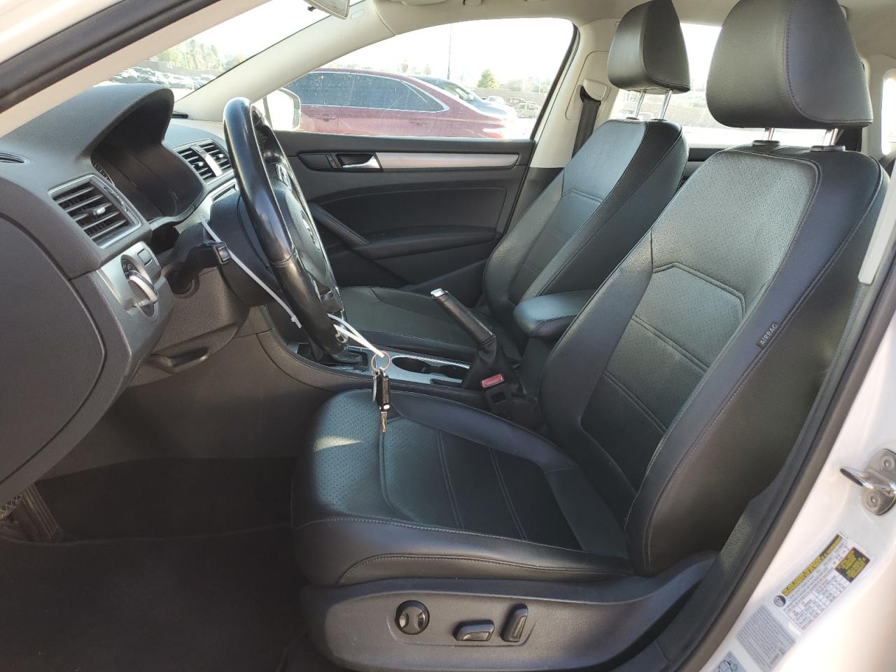 2015 Volkswagen Passat - Image 7