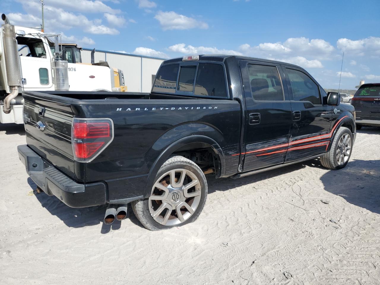 2011 Ford F-150 - Image 3