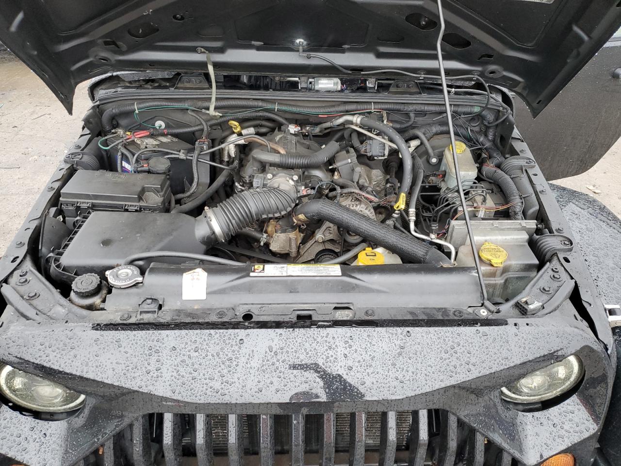 2010 Jeep Wrangler - Image 12