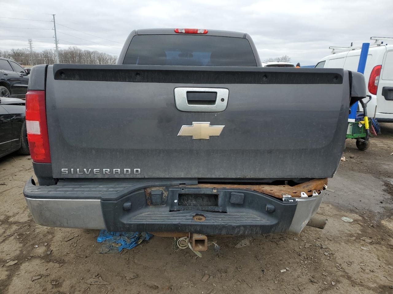 2011 Chevrolet Silverado - Image 6