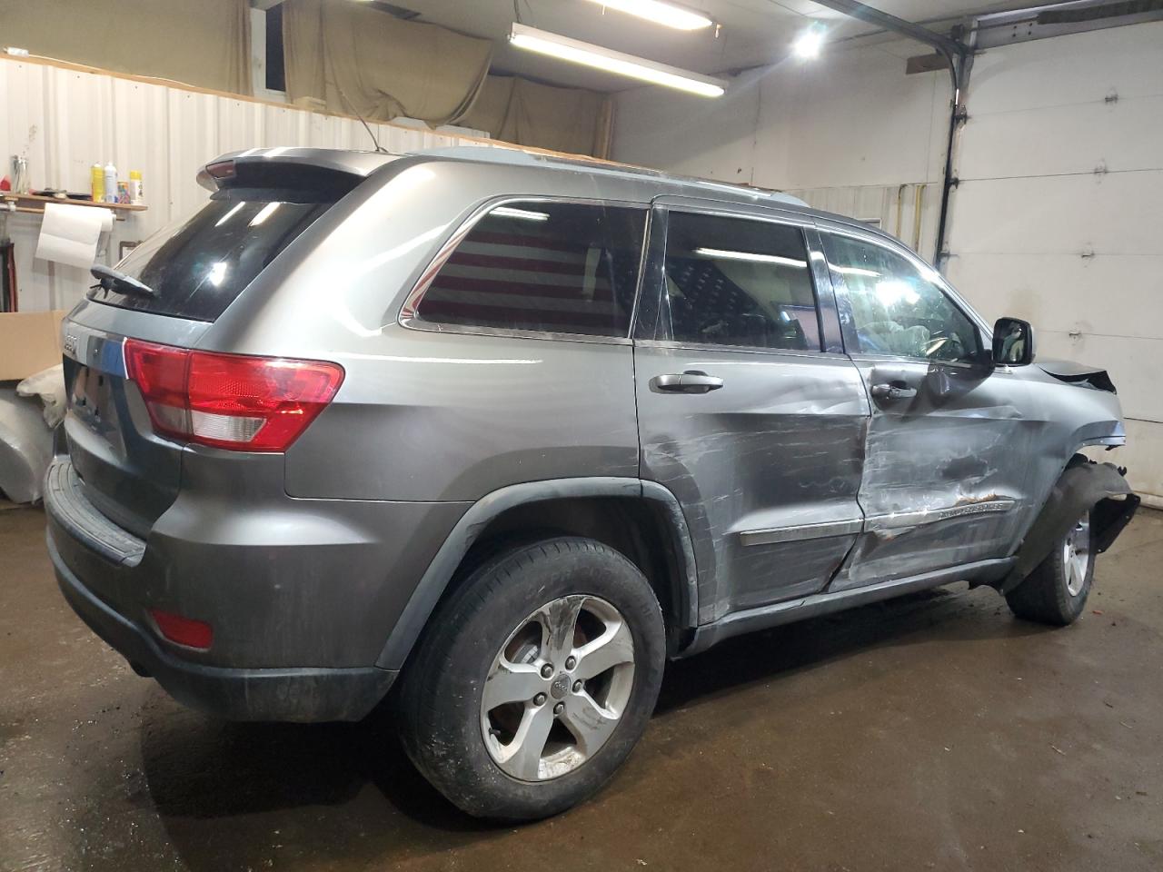 2011 Jeep Grand Cherokee - Image 3