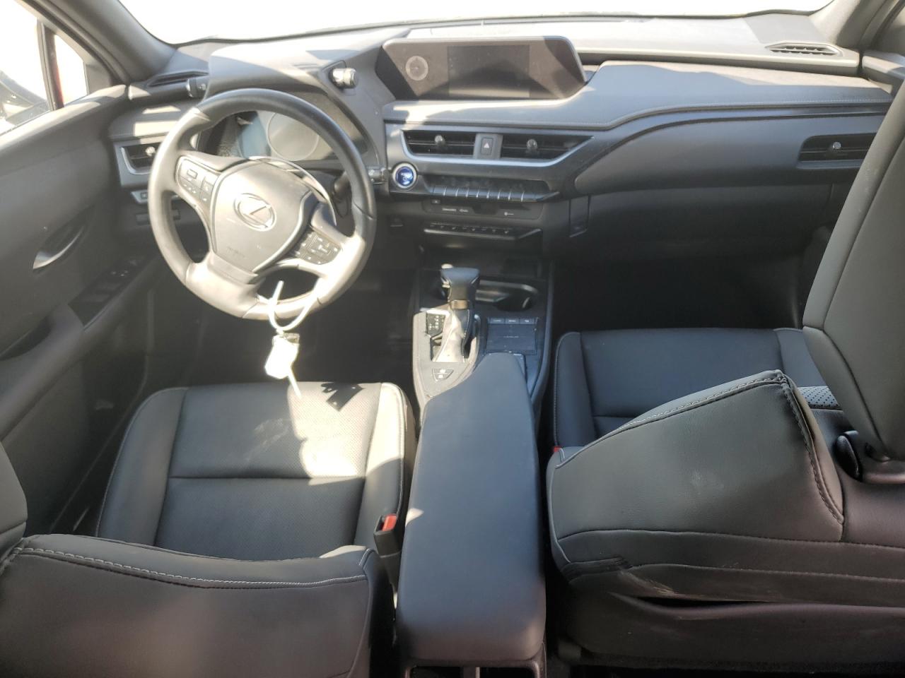 2021 Lexus UX - Image 8