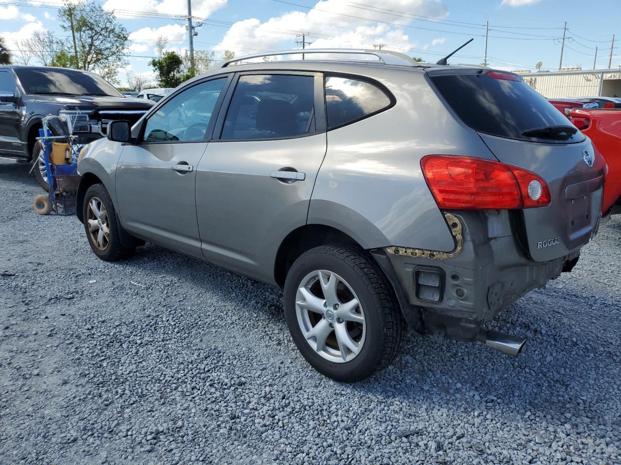 2009 Nissan Rogue - Image 2