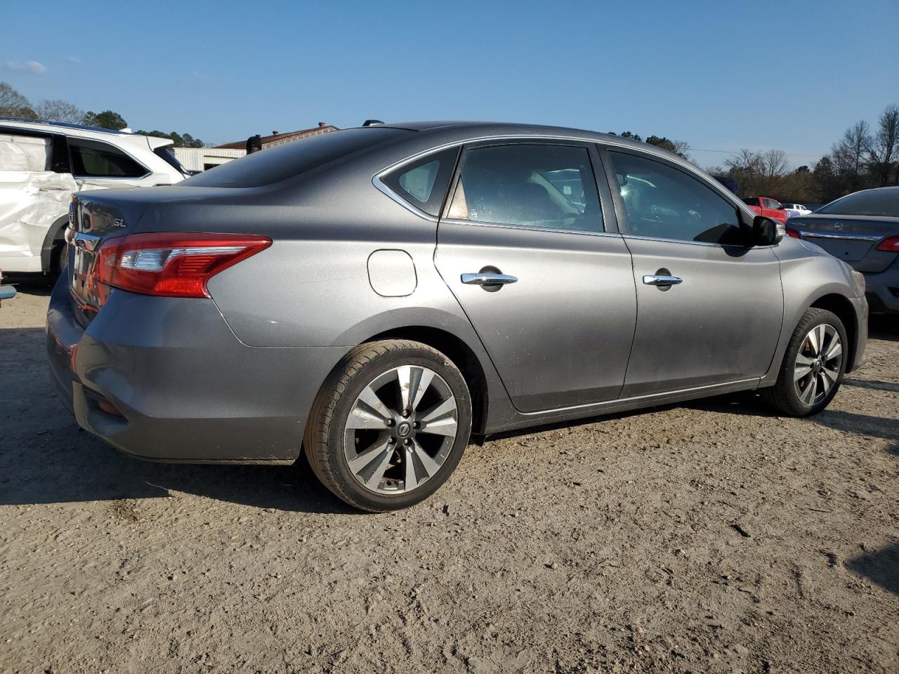 2016 Nissan Sentra - Image 3