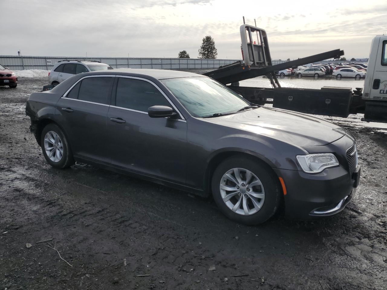 2016 Chrysler 300 - Image 4