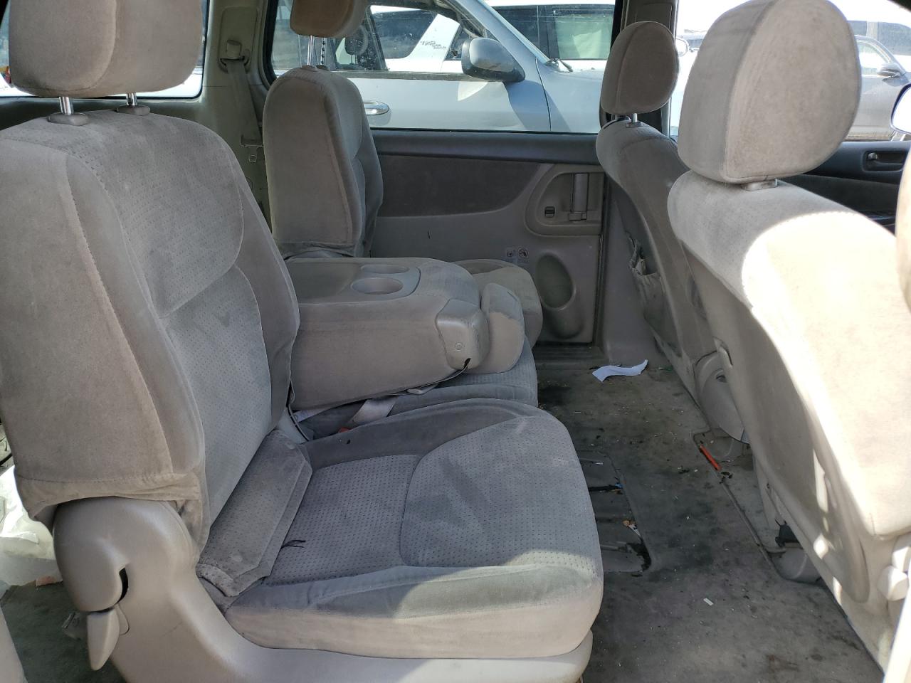 2007 Toyota Sienna - Image 12