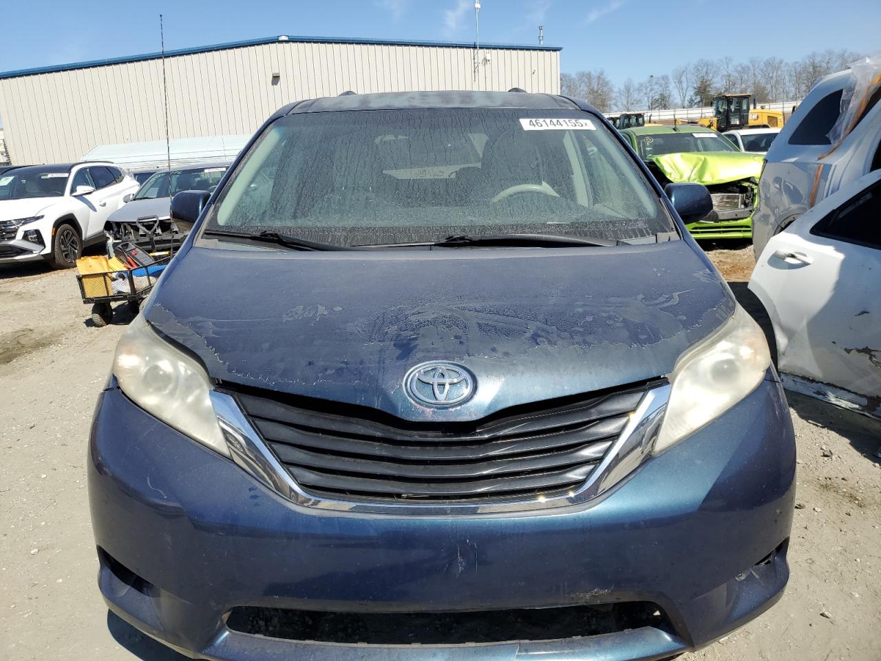 2012 Toyota Sienna - Image 5