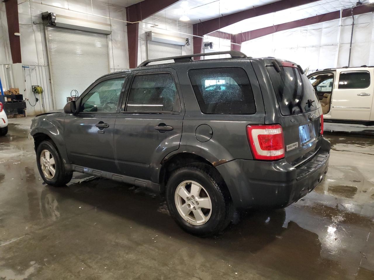 2009 Ford Escape - Image 2