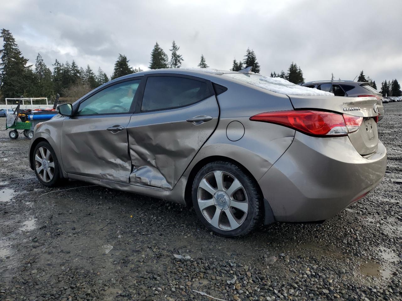2013 Hyundai Elantra - Image 2