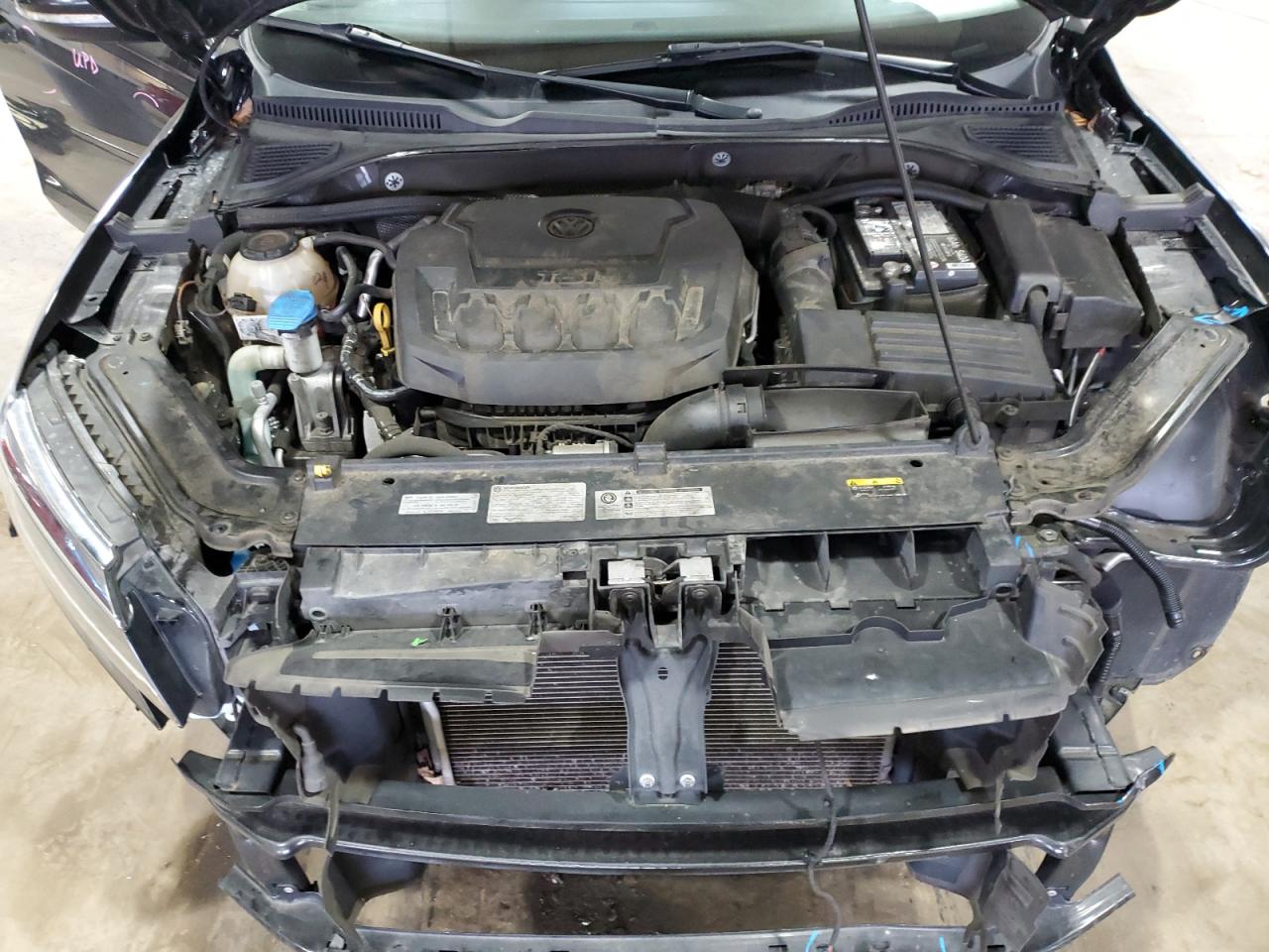 2020 Volkswagen Passat - Image 11