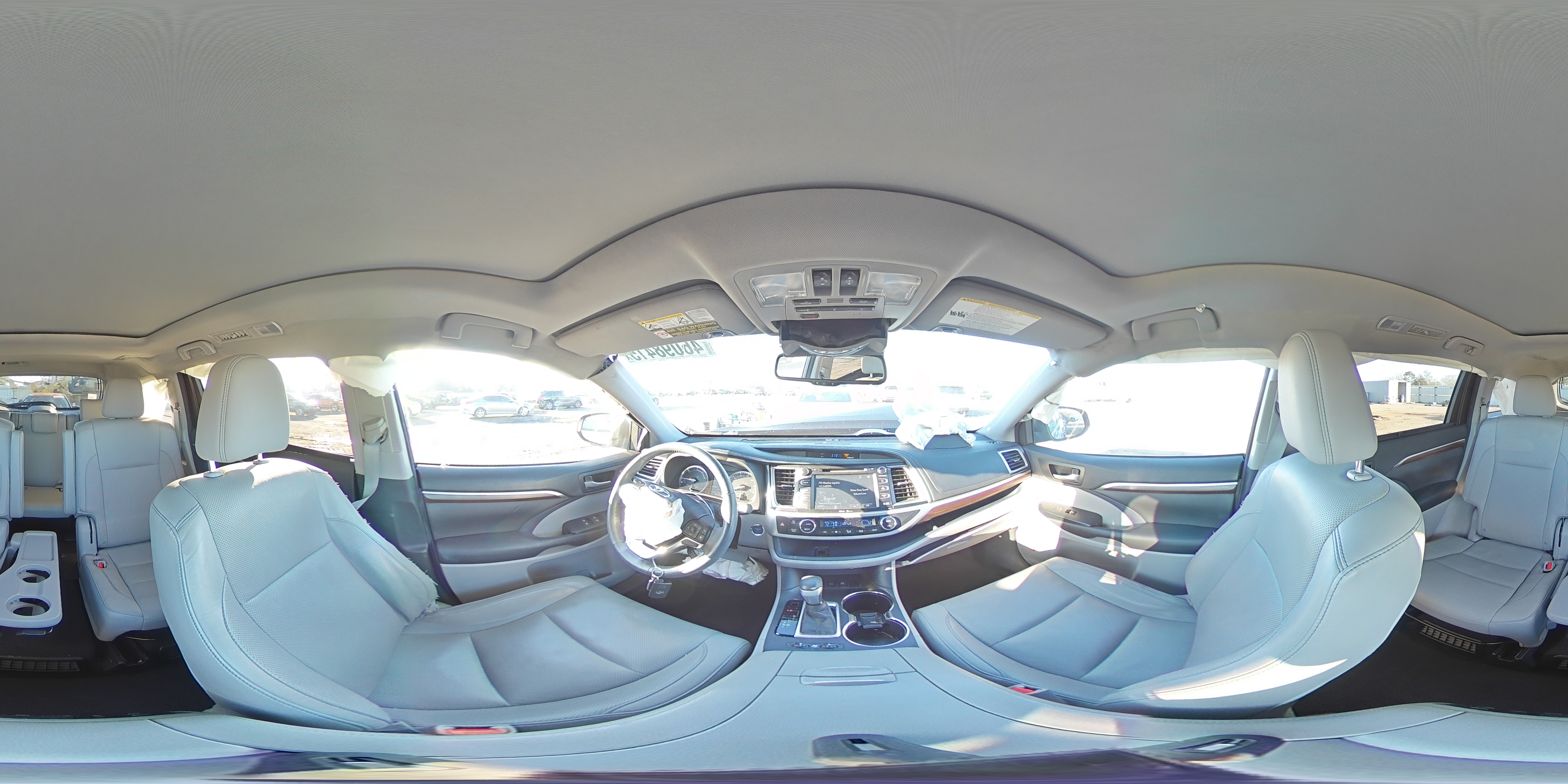 2015 Toyota Highlander - Image 13