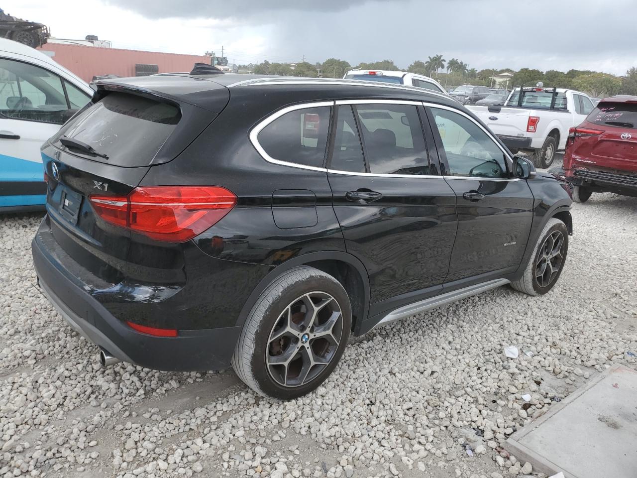 2018 BMW X1 - Image 3