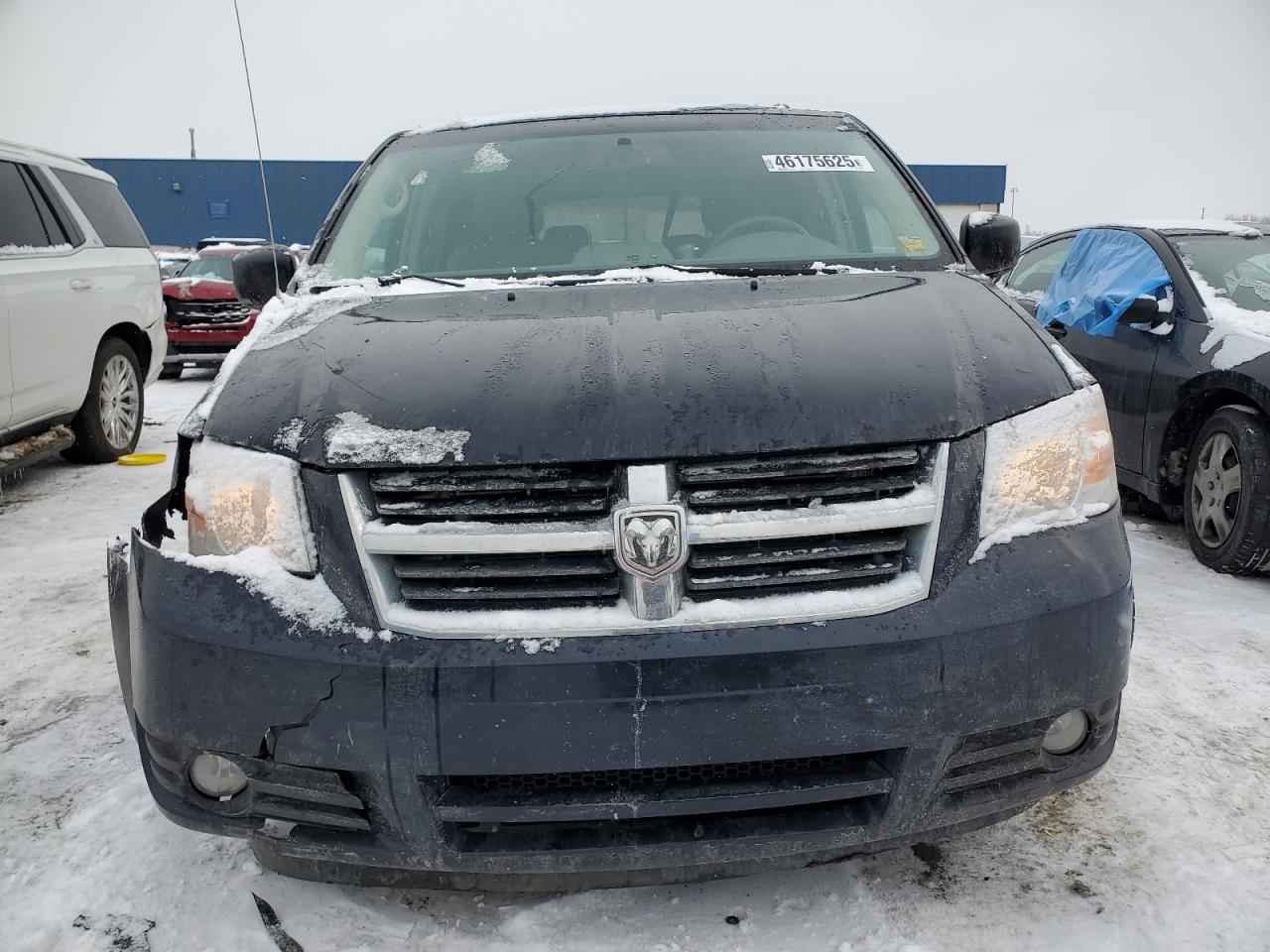2010 Dodge Caravan - Image 5