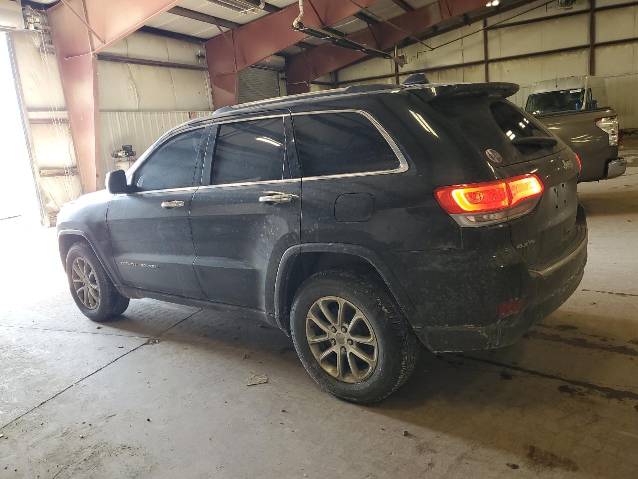 2015 Jeep Grand Cherokee - Image 2