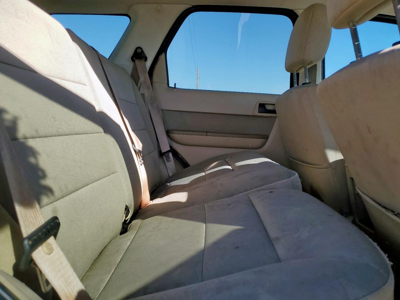 2011 Ford Escape - Image 10