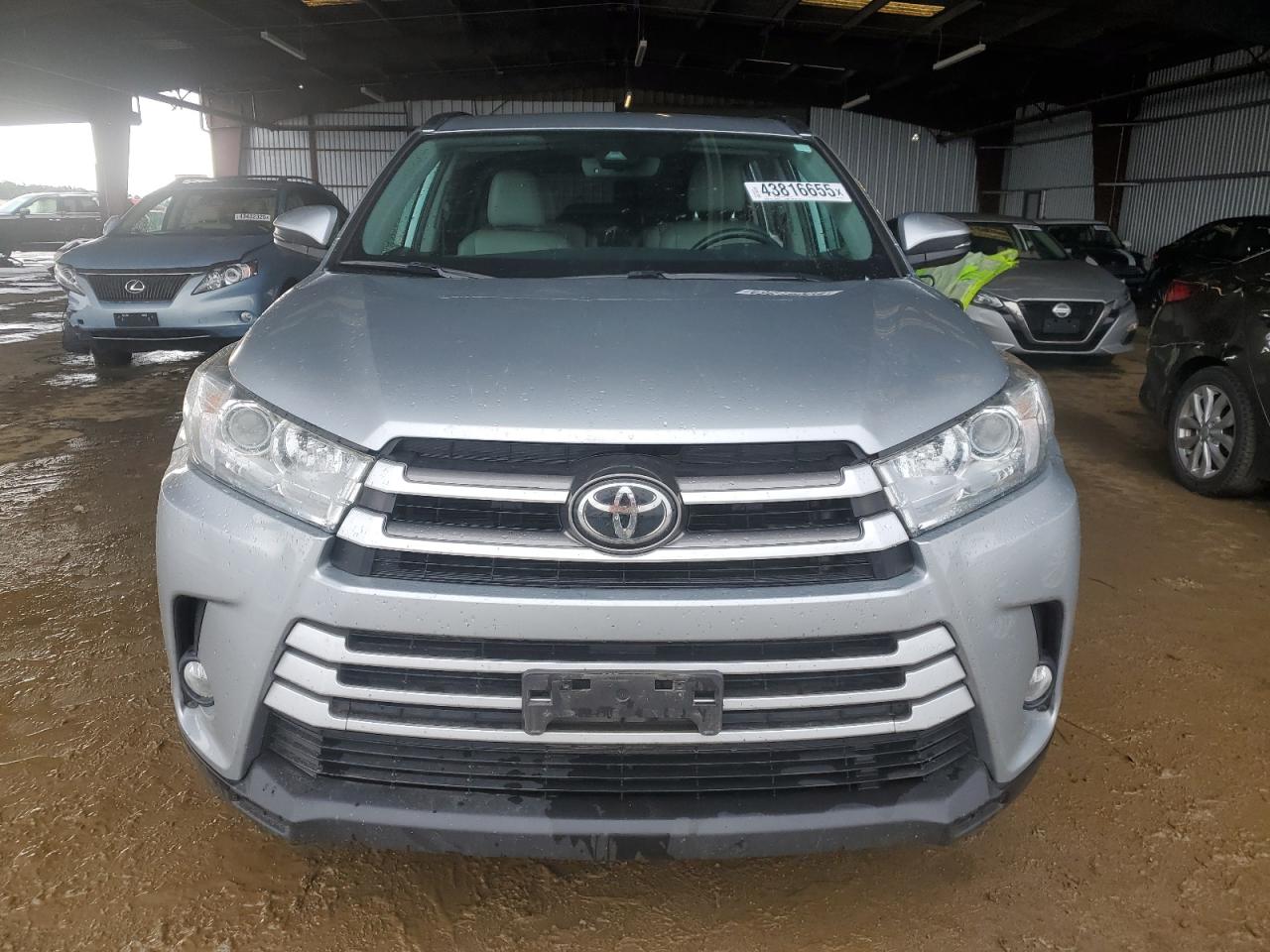 2019 Toyota Highlander - Image 5