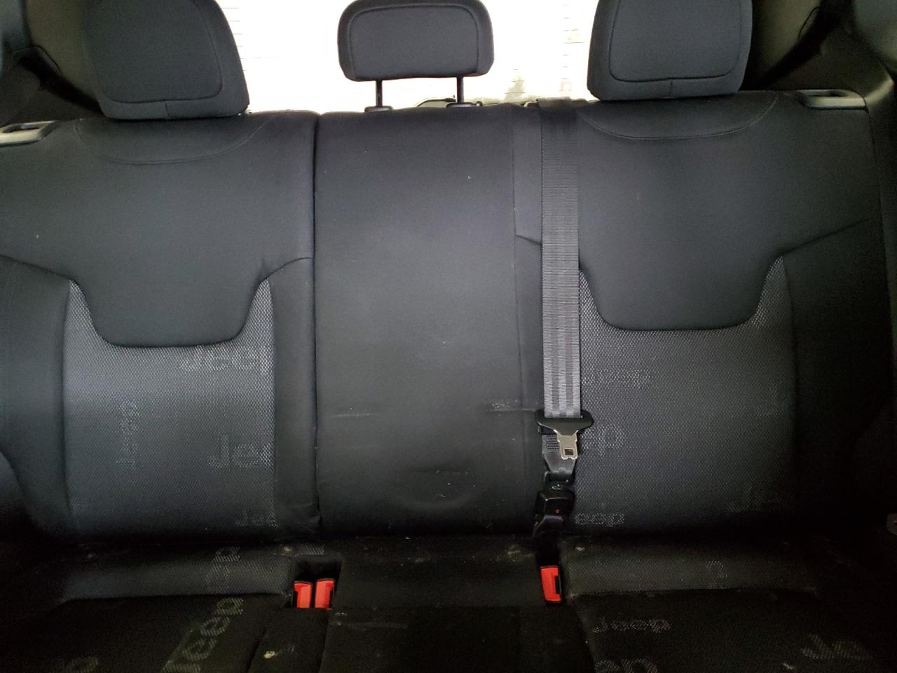 2015 Jeep Renegade - Image 10