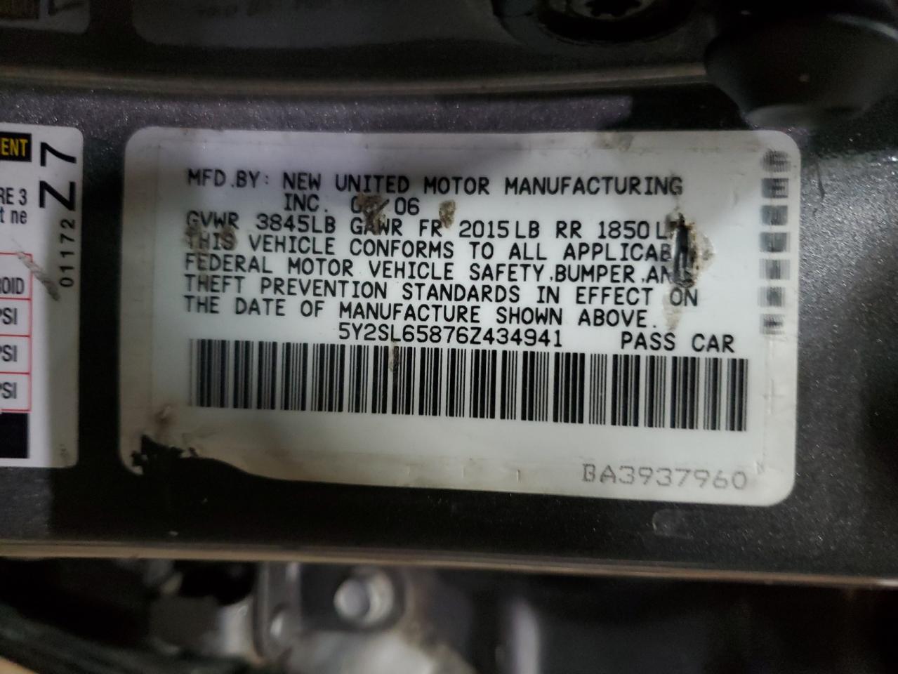2006 Pontiac Vibe - Image 13