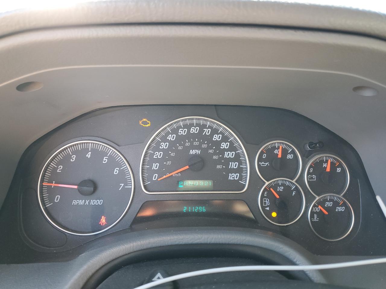 2005 GMC Envoy - Image 9