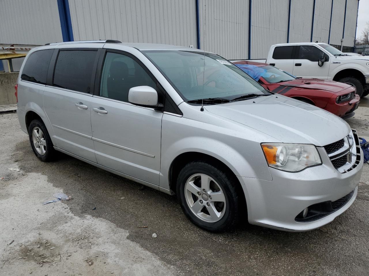 2011 Dodge Caravan - Image 4