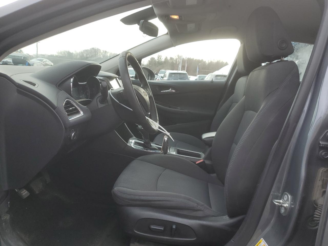 2018 Chevrolet Cruze - Image 7