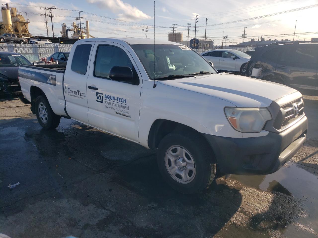2014 Toyota Tacoma - Image 4