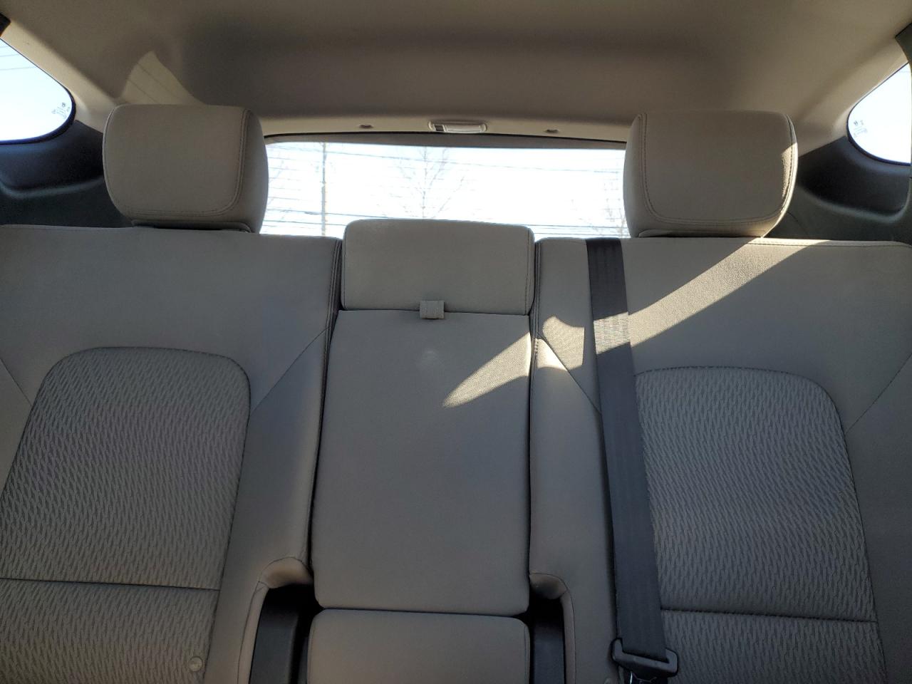 2017 Hyundai Santa Fe - Image 10