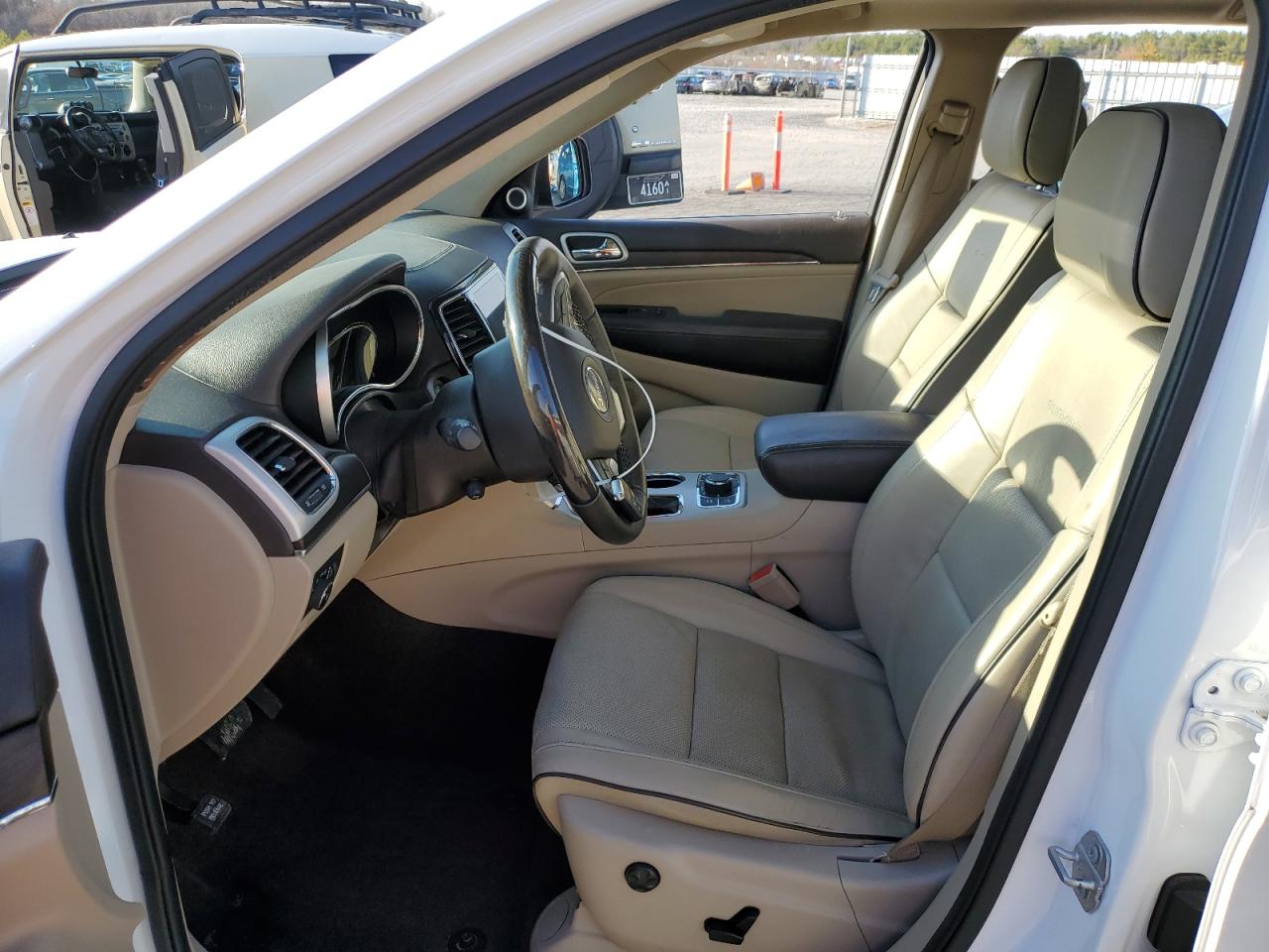 2020 Jeep Grand Cherokee - Image 7