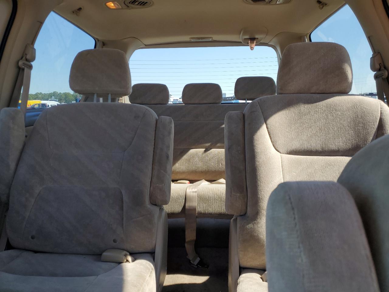 2004 Honda Odyssey - Image 10