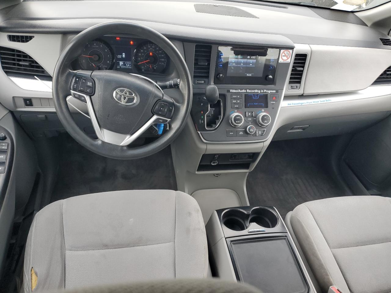 2015 Toyota Sienna - Image 8