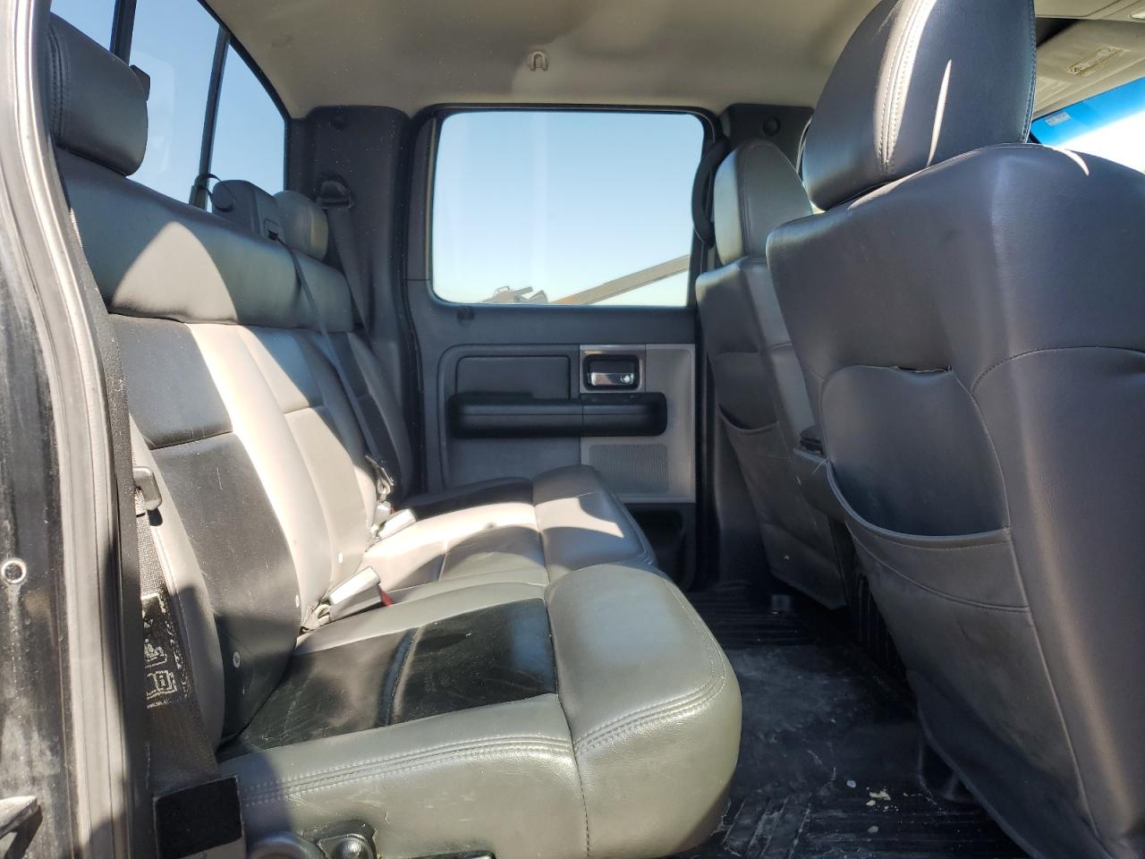 2004 Ford F-150 - Image 10