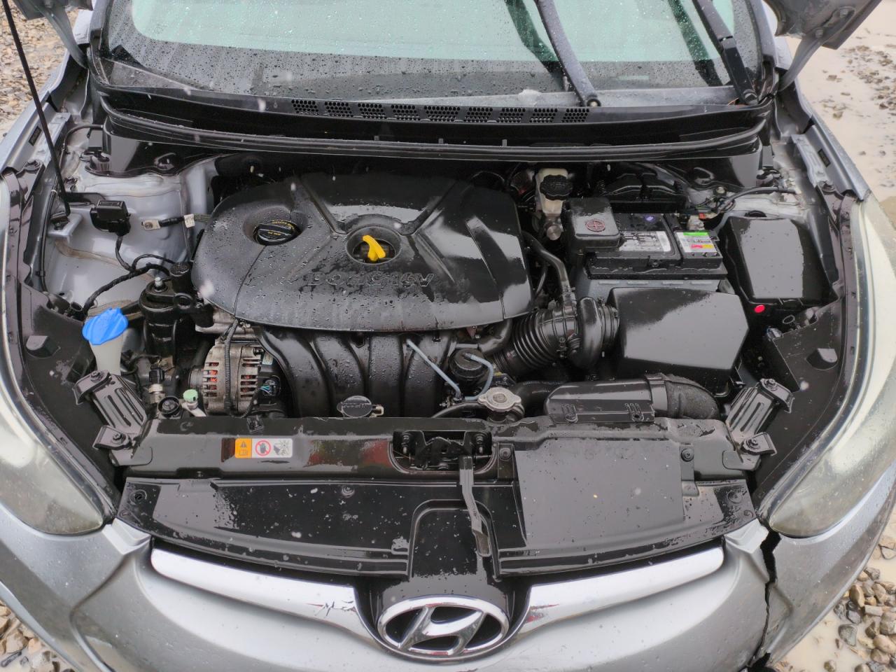 2016 Hyundai Elantra - Image 11