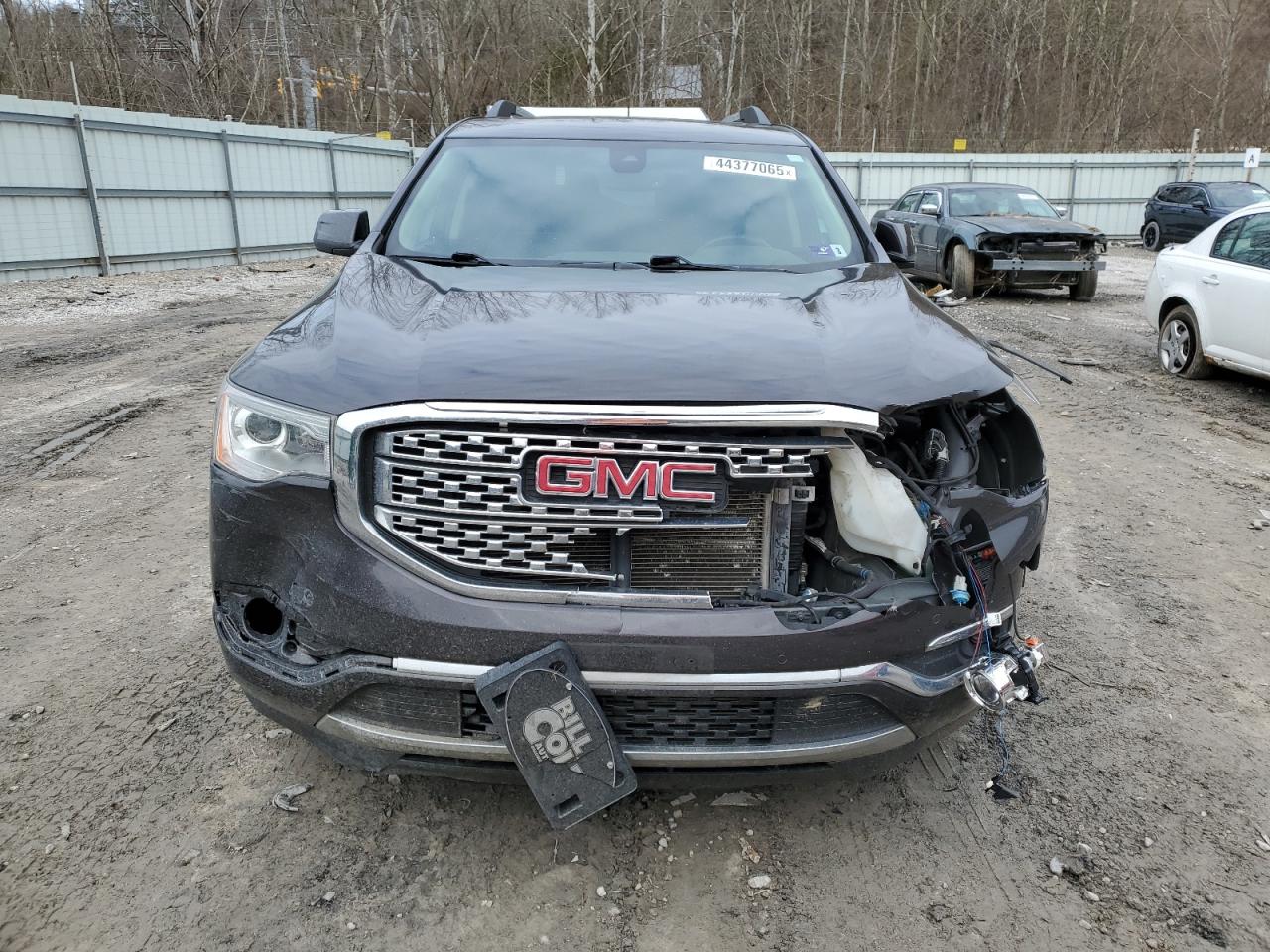2018 GMC Acadia - Image 5