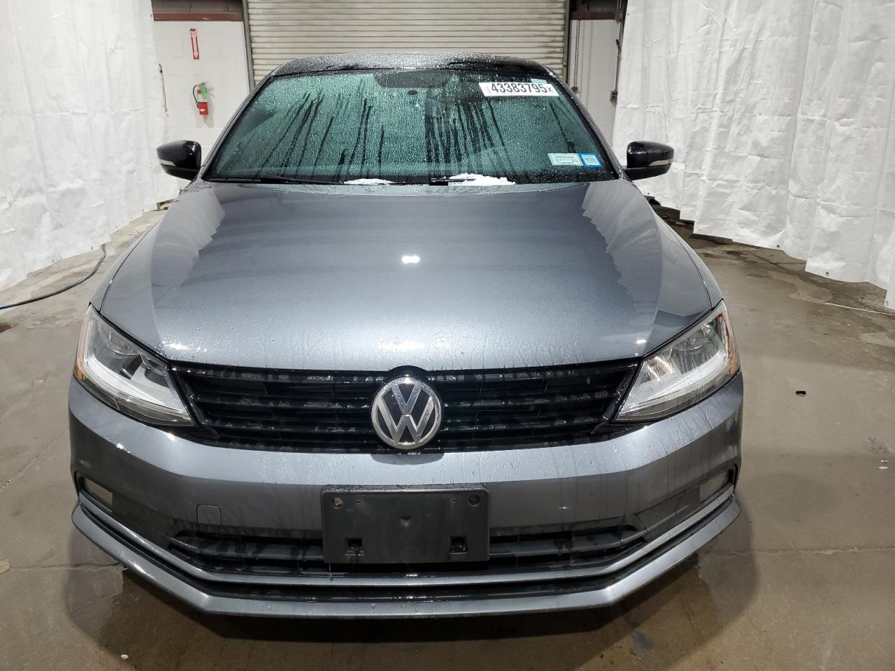 2018 Volkswagen Jetta - Image 5
